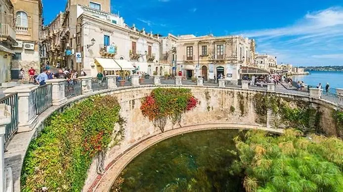 Pura Vida Loft - Near Greek Theatre And Ortigia Διαμέρισμα Συρακούσες 0*,  Ιταλία